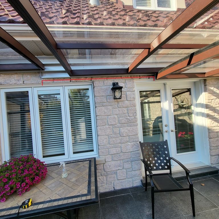Wall‑Mounted Profile Pool Enclosure