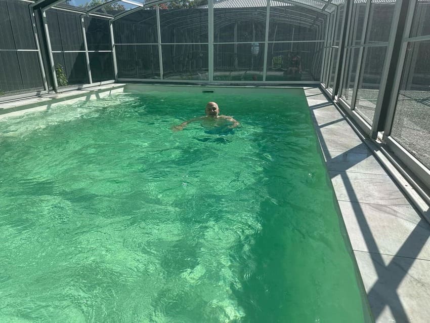 Medium Profile Pool Enclosure