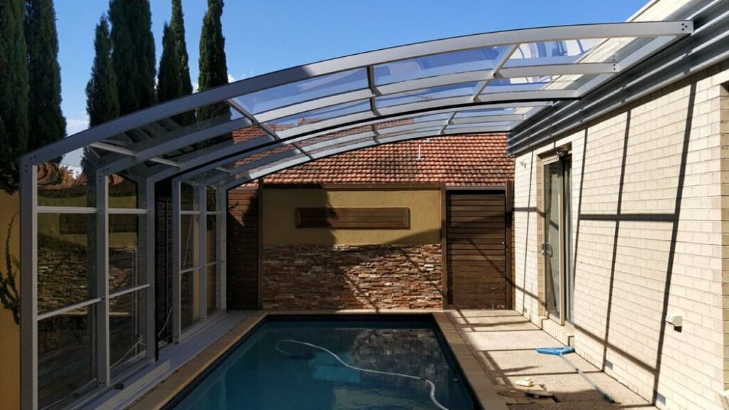 Wall‑Mounted Profile Pool Enclosure