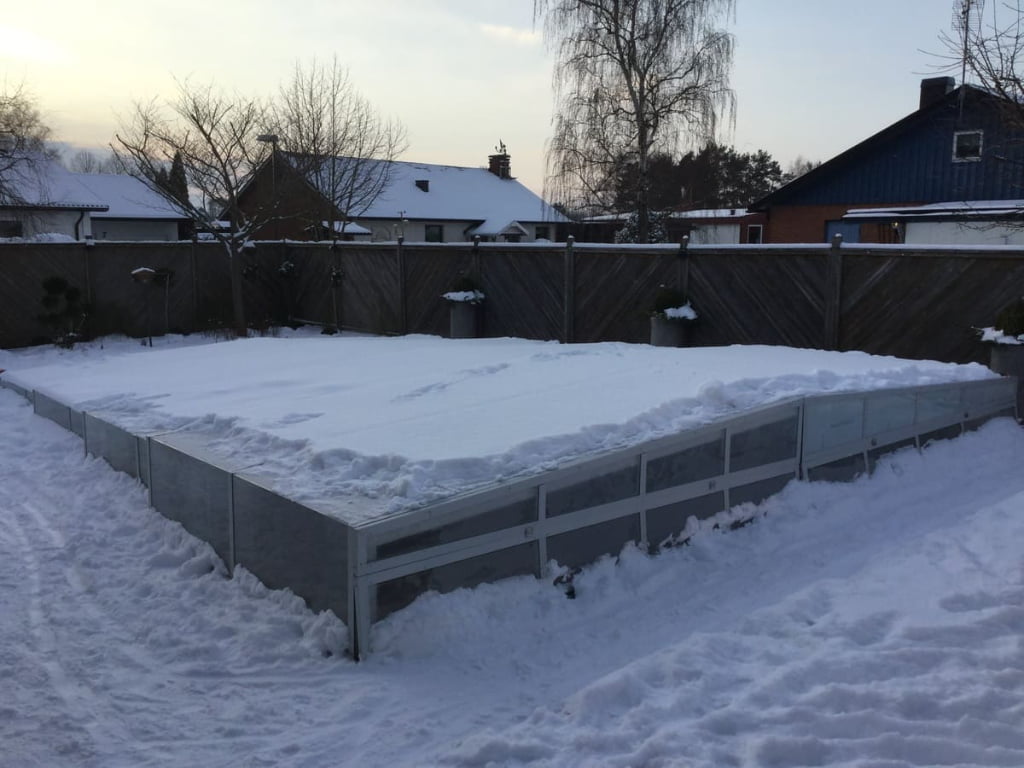 Low Profile Pool Enclosure