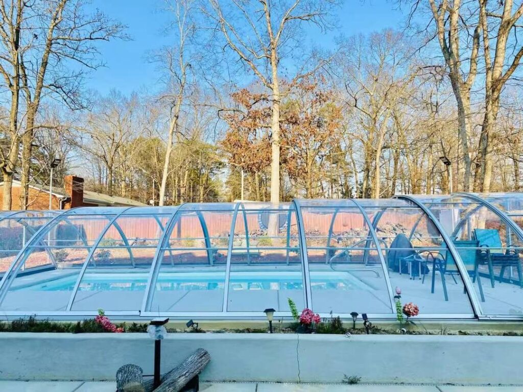 Dome Profile Pool Enclosure