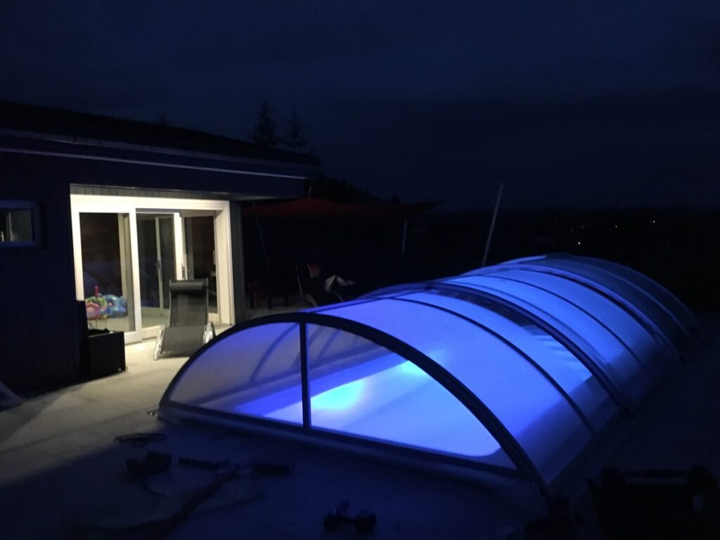 Dome Profile Pool Enclosure