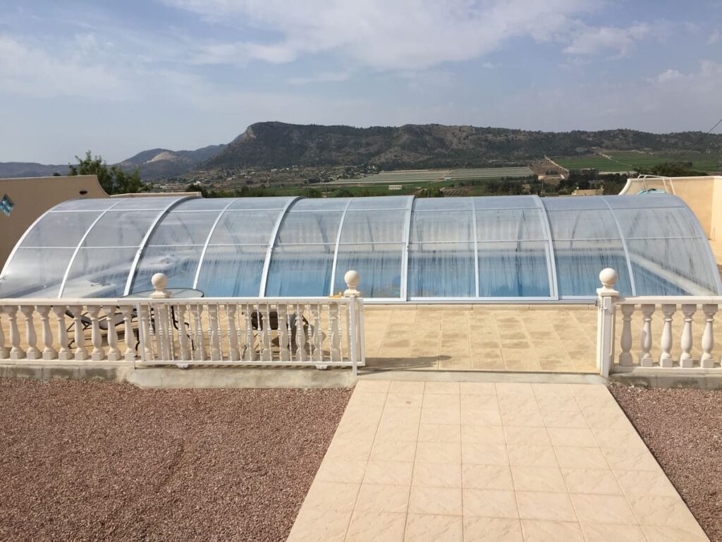 Dome Profile Pool Enclosure