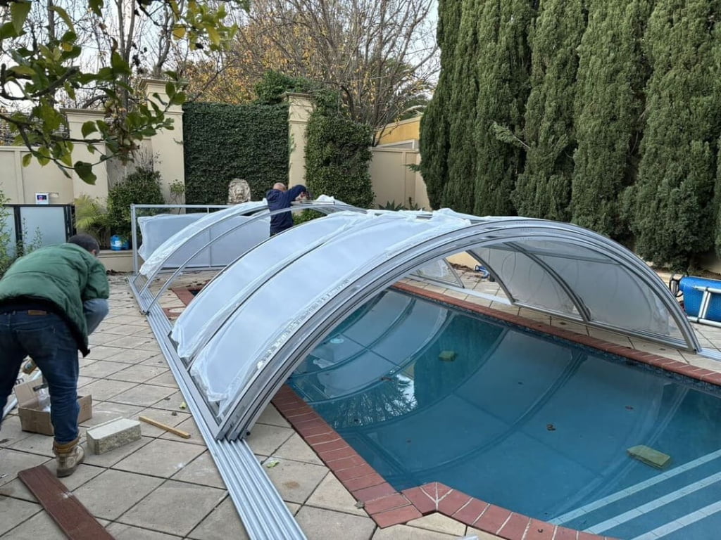 Dome Profile Pool Enclosure